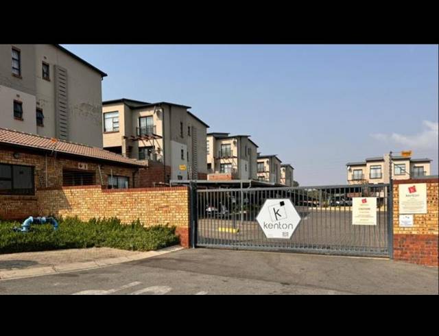 2 BEDROOM TOWNHOUSE FOR SALE IN BERGBRON